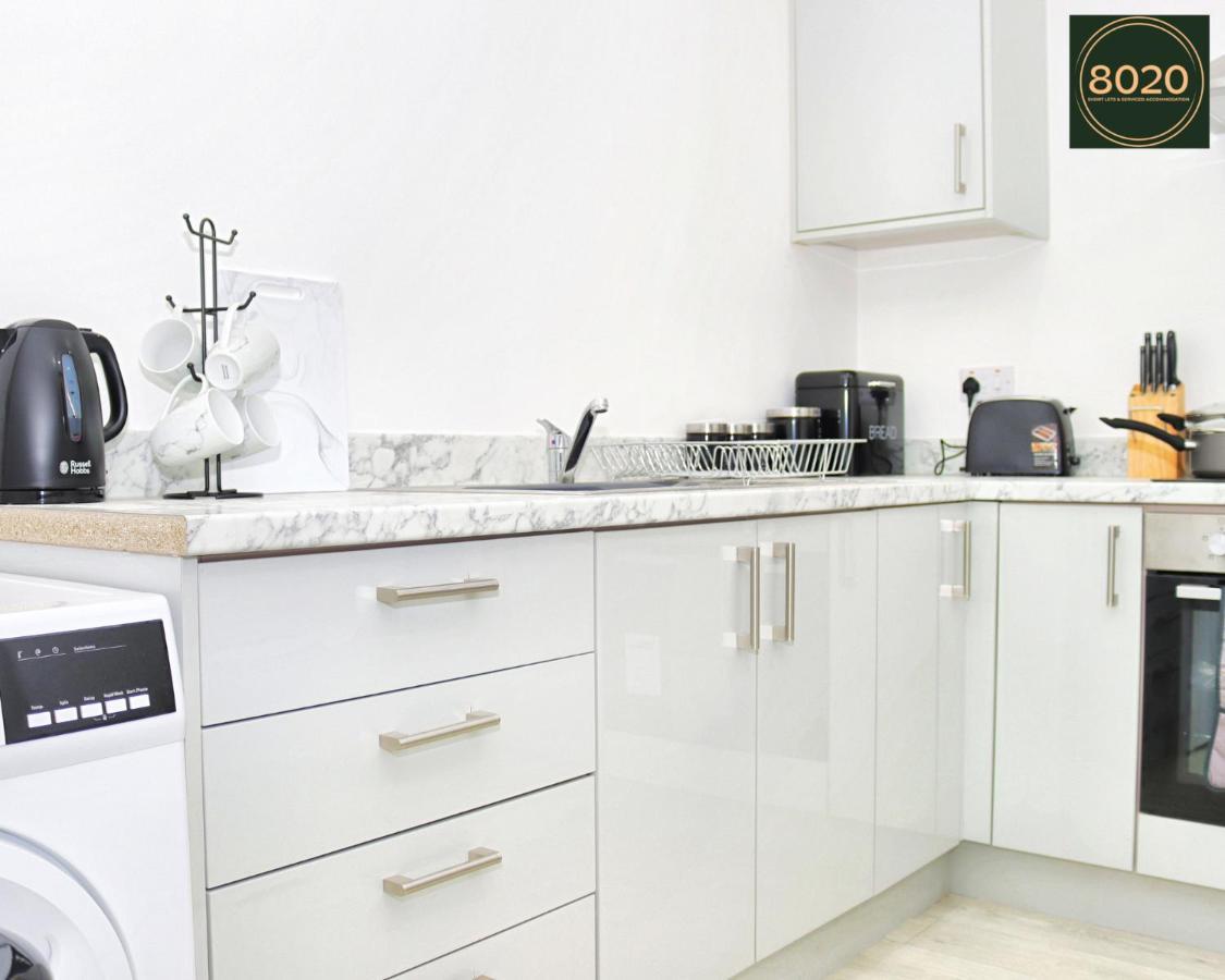 Lancing Apartments - Spacious 2 Bed - Sleeps 6 - Burnham Village สลาว ภายนอก รูปภาพ